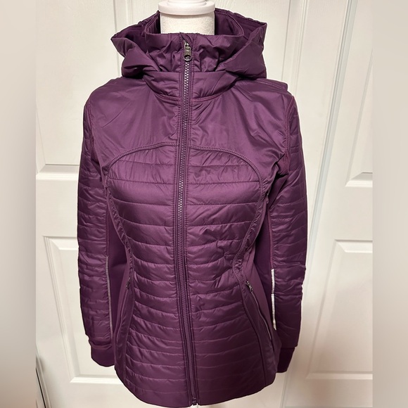 Lululemon First Mile Jacket in Darkest Magenta, size 6 - Picture 4 of 13